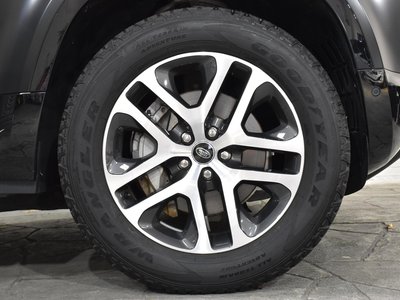 LAND ROVER DEFENDER - 10