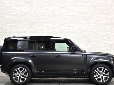 LAND ROVER DEFENDER - 10
