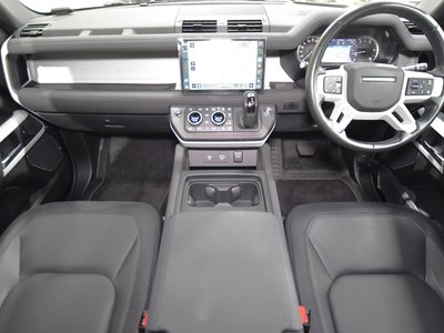 LAND ROVER DEFENDER - 9
