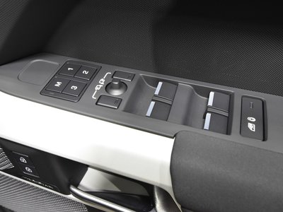 2023 LAND Rover DEFENDER — миниатюра 73