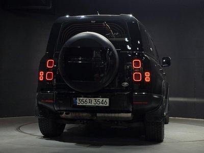 LAND ROVER DEFENDER - 4