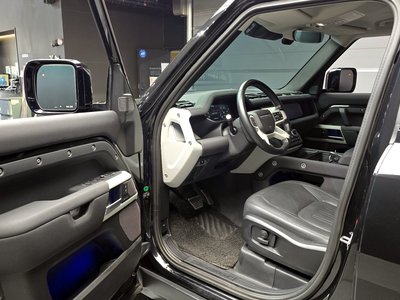 LAND ROVER DEFENDER - 10