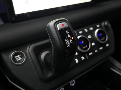 LAND ROVER DEFENDER - 9