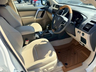 TOYOTA LAND CRUISER PRADO - 10