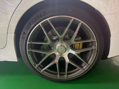 MERCEDES-BENZ AMG GT - 4