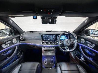 MERCEDES-BENZ E-CLASS - 2