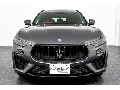 2021 Maserati LEVANTE photo 2