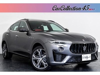 2021 Maserati LEVANTE photo 1
