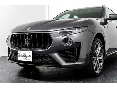 2021 Maserati LEVANTE photo 9