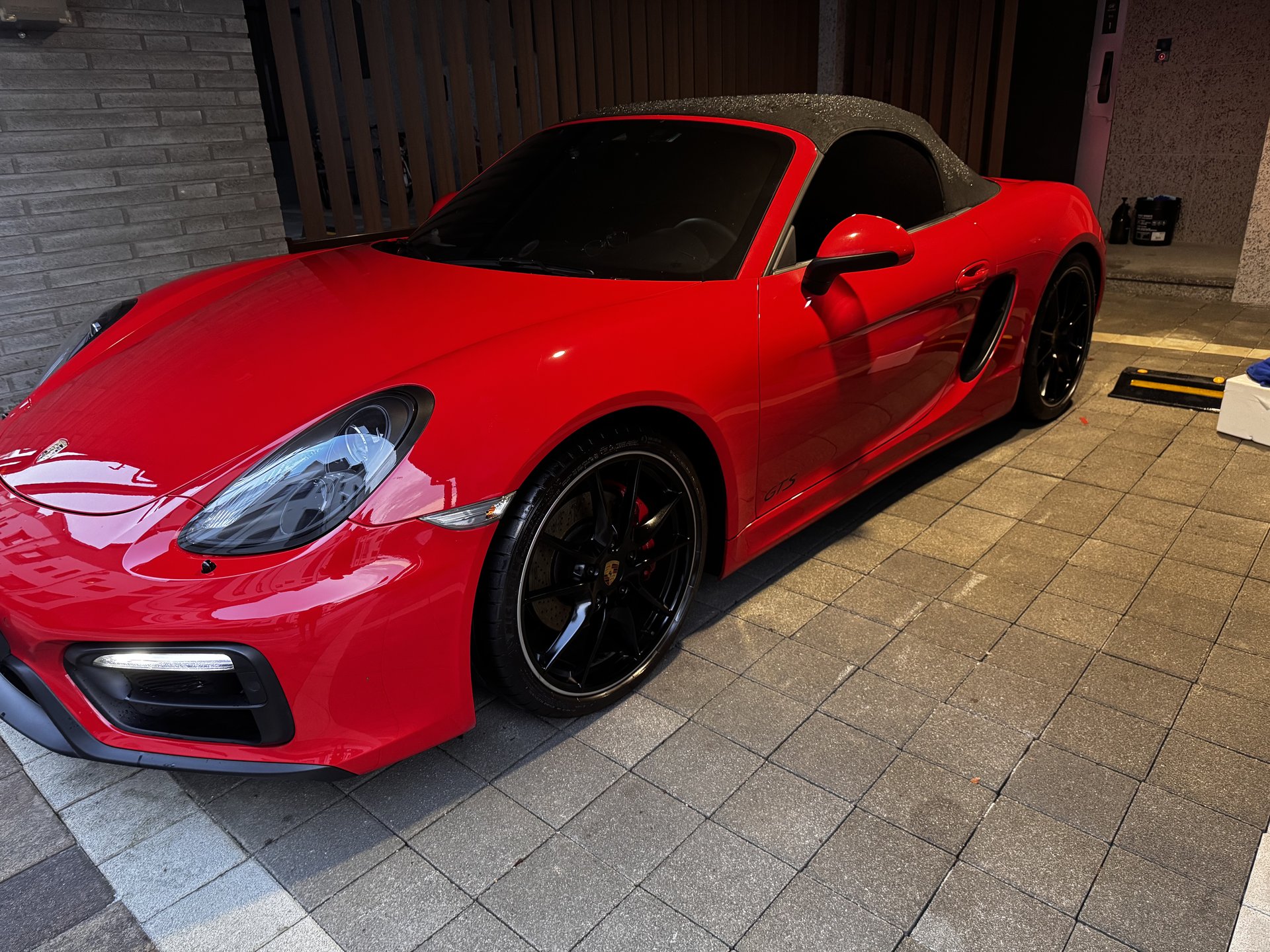 PORSCHE BOXSTER - View 1