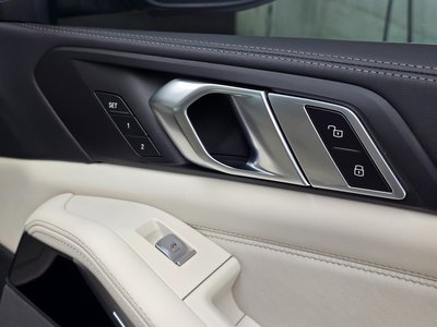 2023 BMW X7 — миниатюра 20