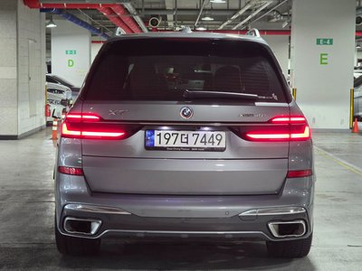 2023 BMW X7 — фото 2