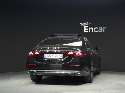 صورة 4 لـ 2025 Mercedes-BENZ E-CLASS