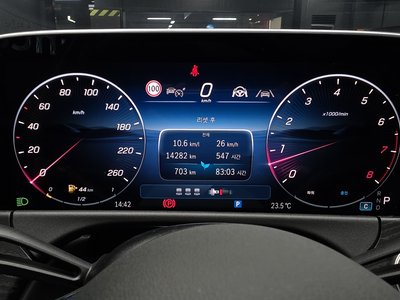 2025 Mercedes-BENZ E-CLASS — миниатюра 11
