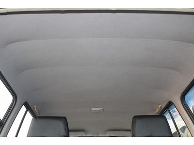 TOYOTA LAND CRUISER 60 - 9