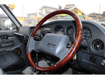 TOYOTA LAND CRUISER 60 - 10