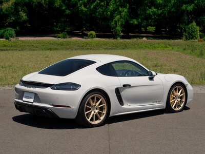 PORSCHE 718 CAYMAN - 9