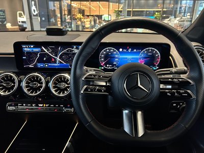 MERCEDES-BENZ GLB - 8
