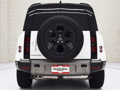 LAND ROVER DEFENDER - 4