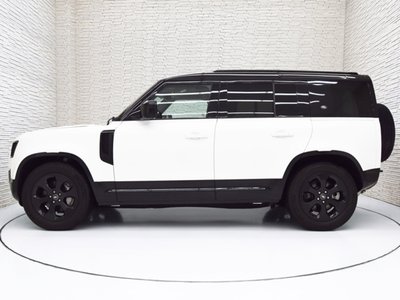 LAND ROVER DEFENDER - 6