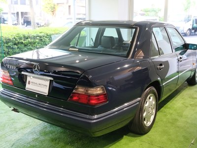 MERCEDES-BENZ E-CLASS - 7