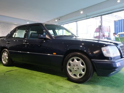 MERCEDES-BENZ E-CLASS - 8
