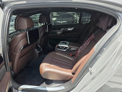 2021 BMW 7 SERIES photo 8