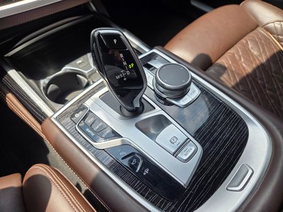 2021 BMW 7 SERIES photo 10