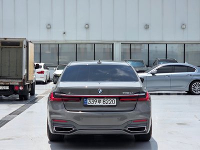 2021 BMW 7 SERIES photo 3