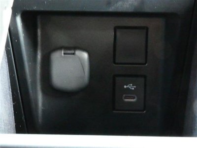 TOYOTA CROWN CROSSOVER - 9