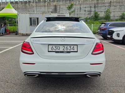 2018 Mercedes-BENZ E-CLASS photo 5