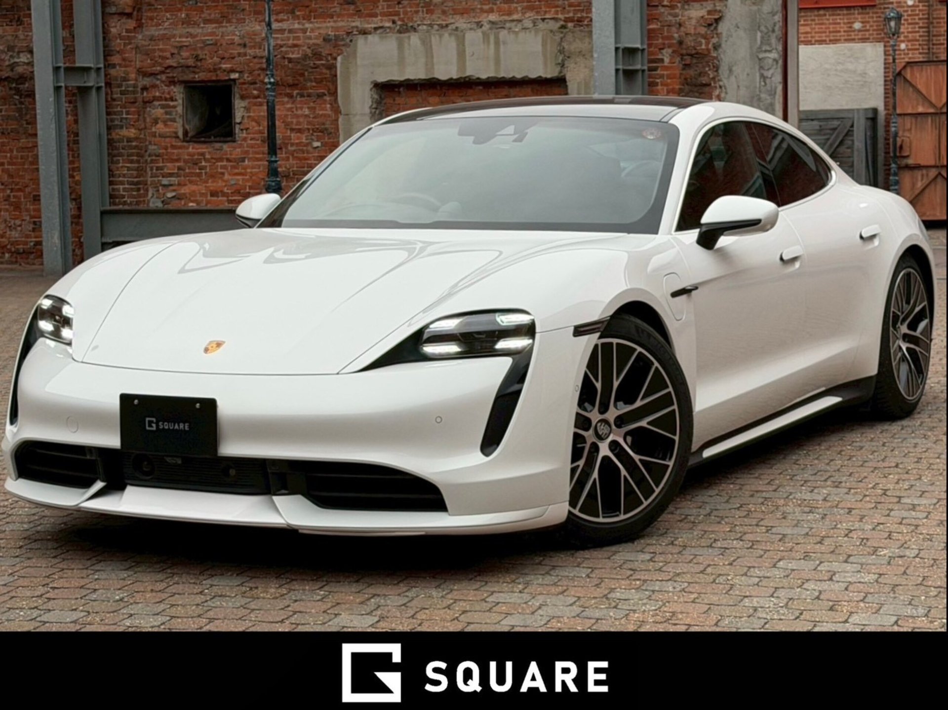 PORSCHE TAYCAN - View 1