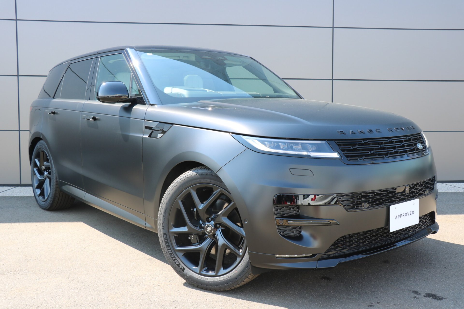 LAND ROVER RANGE ROVER SPORT - View 1