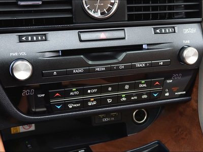 صورة مصغرة 16 لـ 2022 Lexus RX