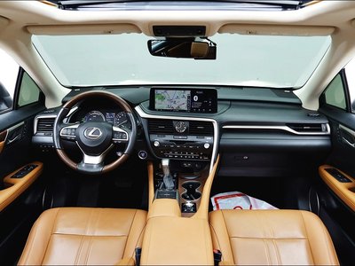 صورة 10 لـ 2022 Lexus RX