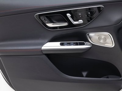 2025 Mercedes-BENZ GLC thumbnail 15