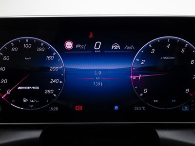 2025 Mercedes-BENZ GLC photo 8