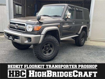 TOYOTA LAND CRUISER 70