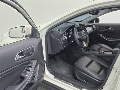 MERCEDES-BENZ GLA - 10