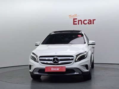 MERCEDES-BENZ GLA - 2