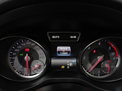 MERCEDES-BENZ GLA - 8