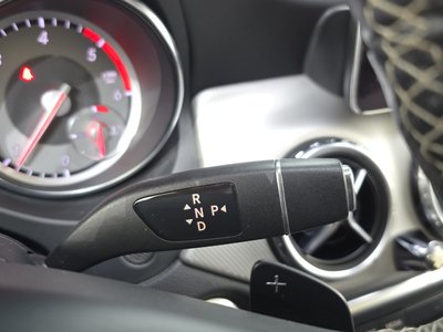 MERCEDES-BENZ GLA - 9