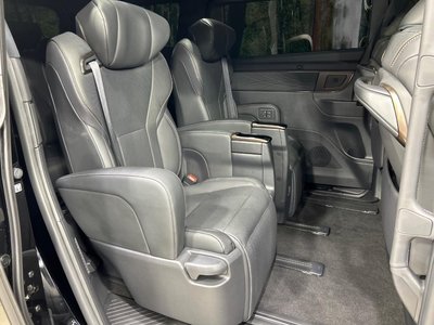 2024 TOYOTA ALPHARD photo 9