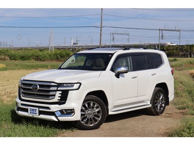 TOYOTA LAND CRUISER 300