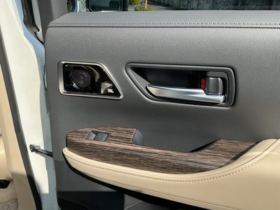 2025 Toyota LAND CRUISER 300 缩略图 28