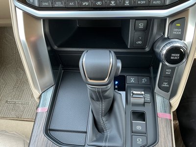 2025 Toyota LAND CRUISER 300 缩略图 33