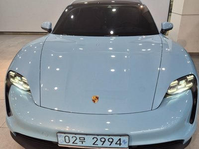 PORSCHE TAYCAN - 4