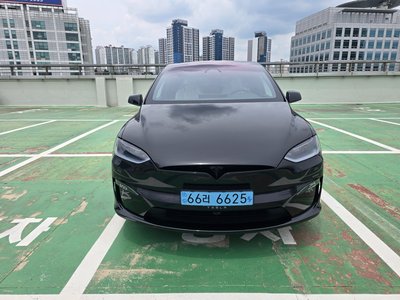 TESLA MODEL X - 2