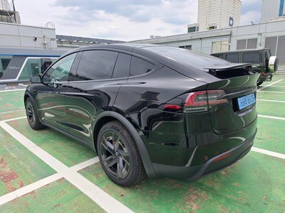 TESLA MODEL X - 5