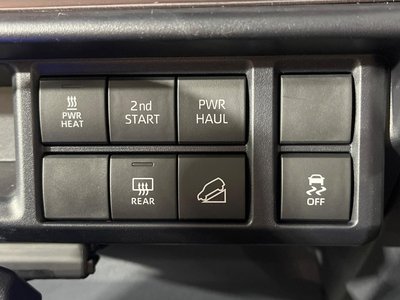 TOYOTA LAND CRUISER 70 - 6